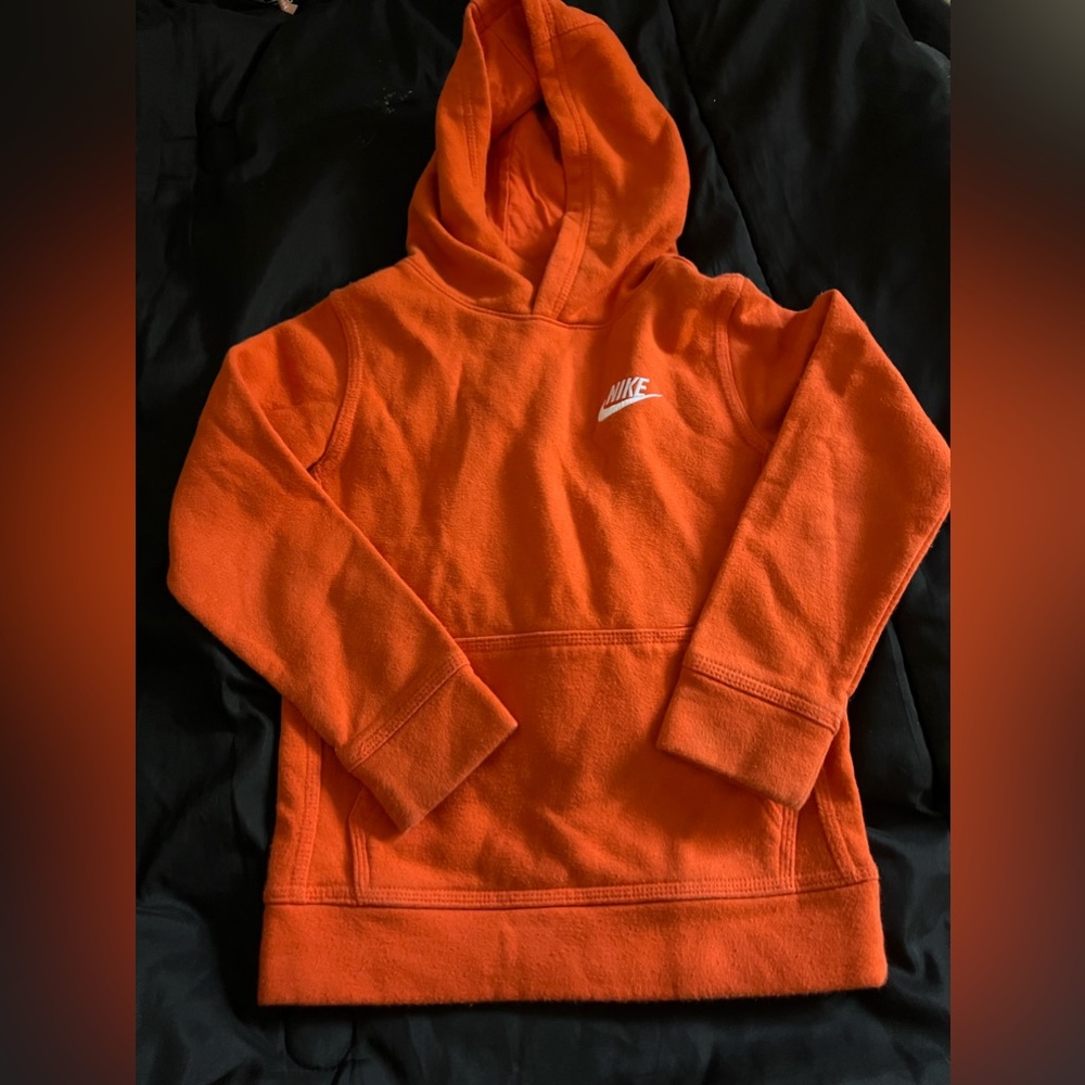 Vibrant orange 🍊 nike hoodie 💐💐